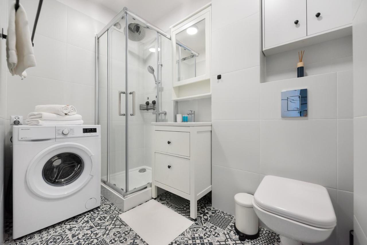 Nowogrodzka Grey Apartment Варшава Экстерьер фото